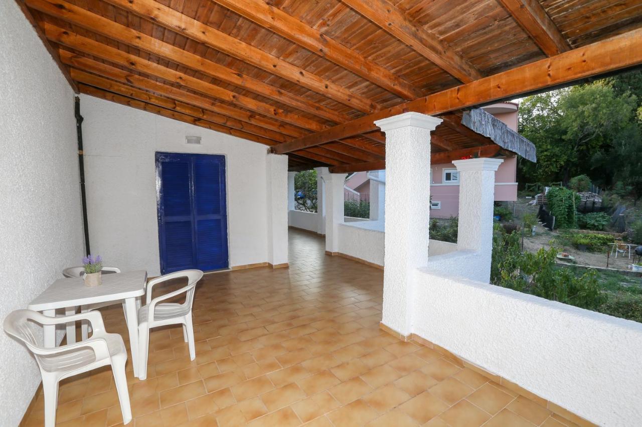 Kato Korakiana Athina Apartments מראה חיצוני תמונה